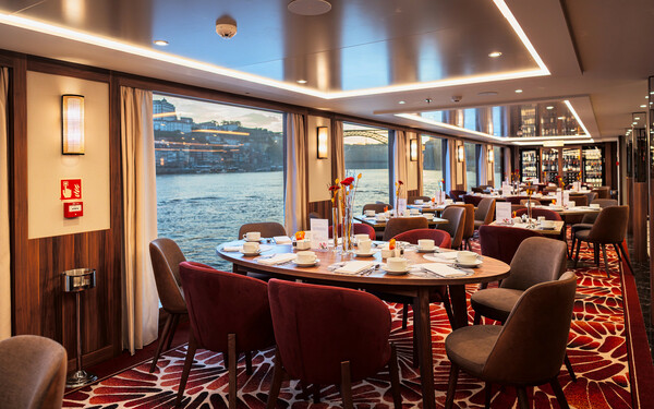 Amawaterways AmaSintra Main Restaurant 12 ©Amawaterways.jpeg